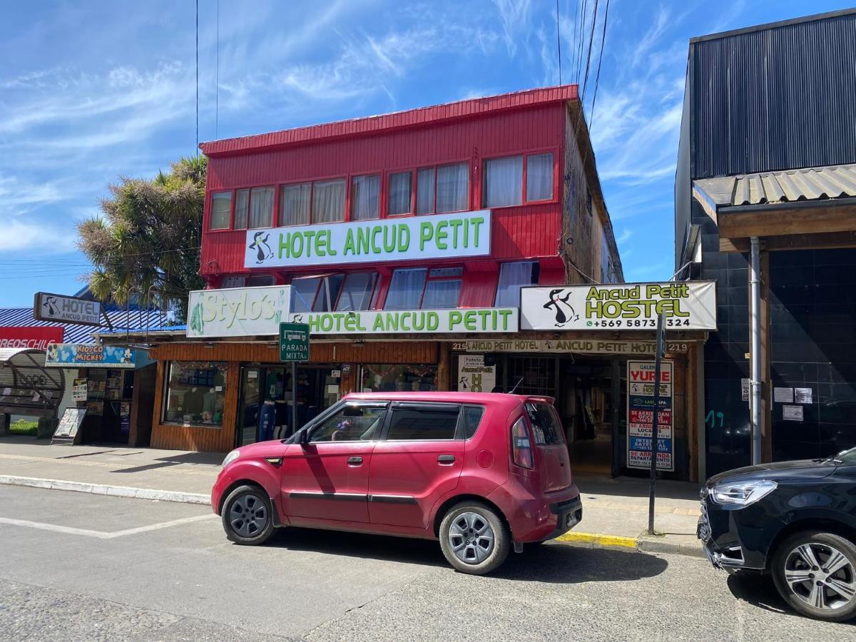 Ancud Petit Hostal Esterno foto